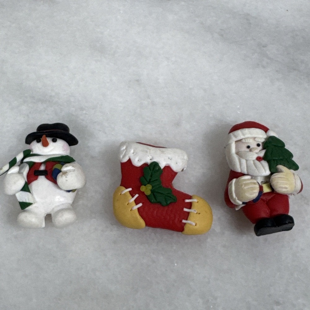 3 Vintage CHRISTMAS BUTTON COVERS